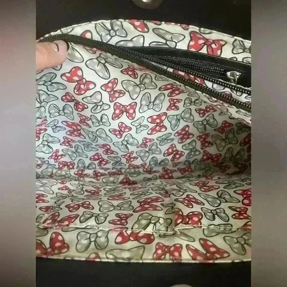 DISNEY PARKS MINNIE MOUSE black handbag with large red bow and white polka dots - Picture 4 of 6